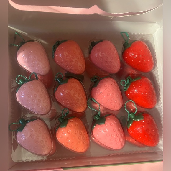 Mocallure Strawberry Lip Balm Box Set - Picture 5 of 5